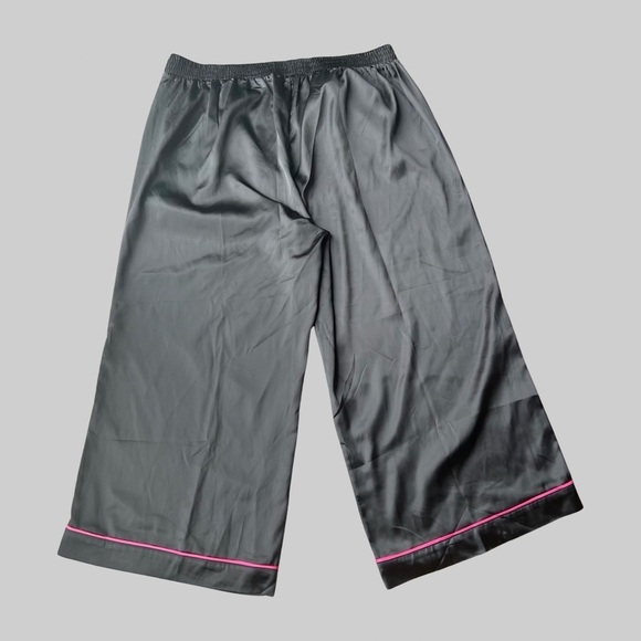 NWT Torrid Wide Leg Satin High  Rise Pant in Deep Black - Picture 12 of 13